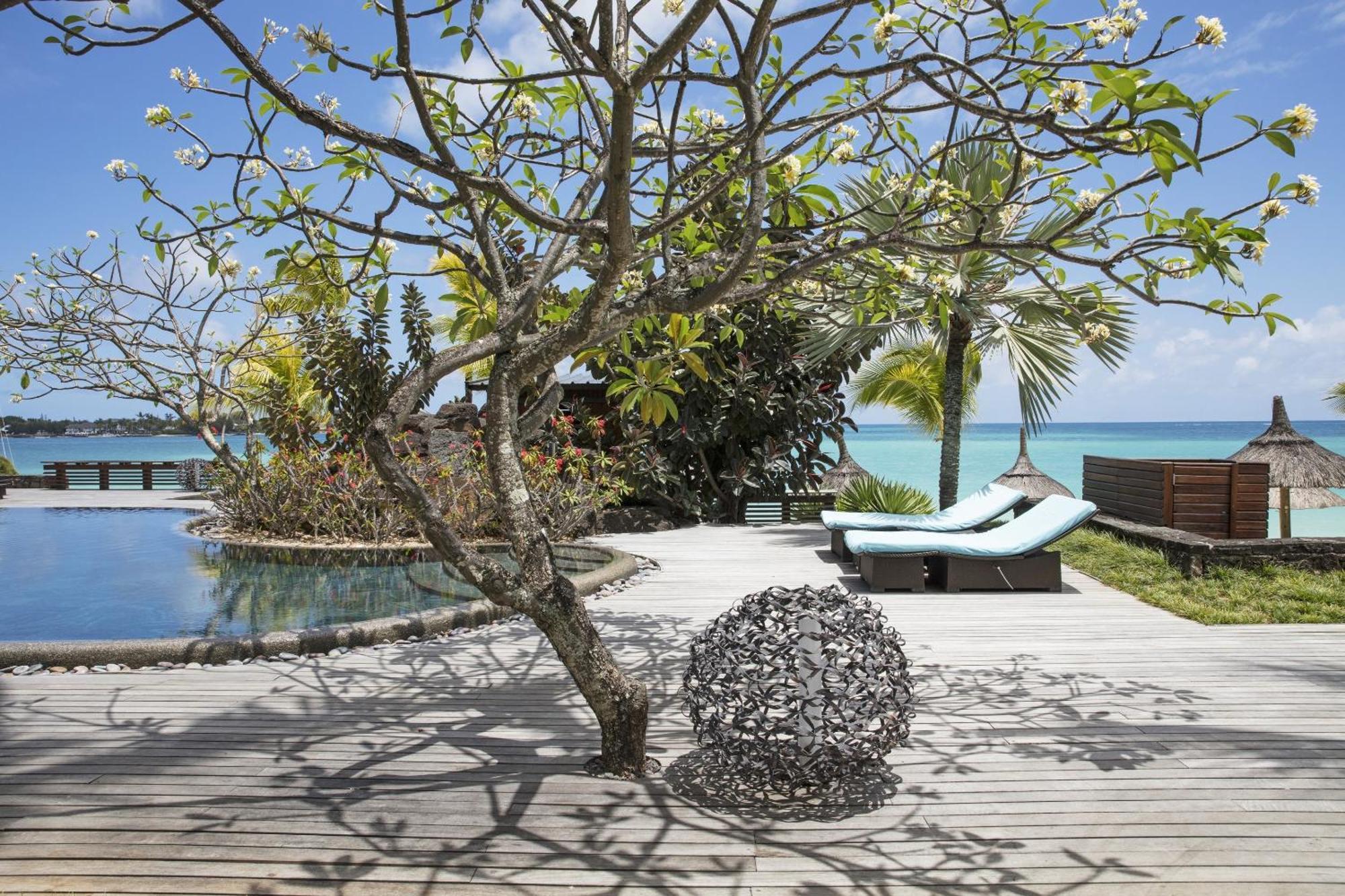 Royal Palm Beachcomber Luxury Grand-Baie Exterior photo